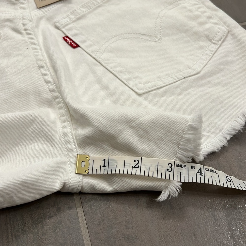 Levi’s White High Rise Shorts - Distressed Cut Off - Picture 6 of 8